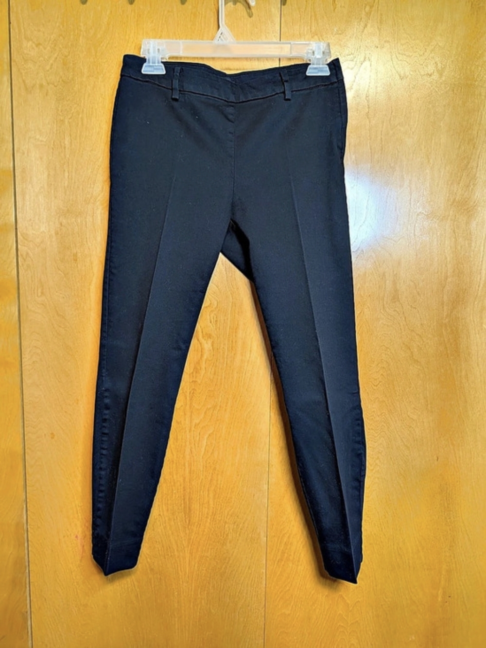H&M Skinny Capri Pants in Black Like New Size 6